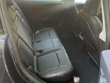 Tesla Model Y 2024 — миниатюра 2