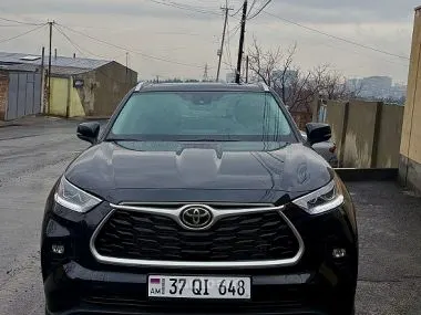 Toyota Highlander 2022 купить в Москве