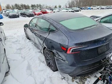 Tesla Model 3 2024 — миниатюра 2