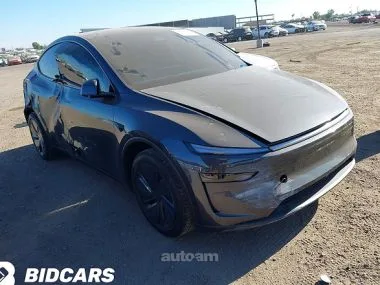 Tesla Model Y 2026 — фото 1, купить с доставкой в Москву