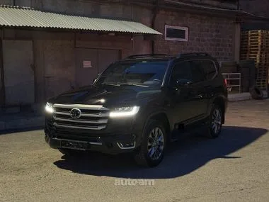 Toyota Land Cruiser 300 VXR 2025 — фото 1, купить с доставкой в Москву
