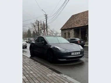 Tesla Model 3 2023 — фото 1, купить с доставкой в Москву