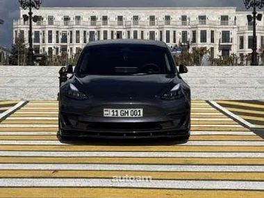 Tesla Model 3 2023 — фото 1, купить с доставкой в Москву