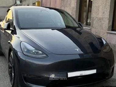 Tesla Model Y 2023 — миниатюра 2