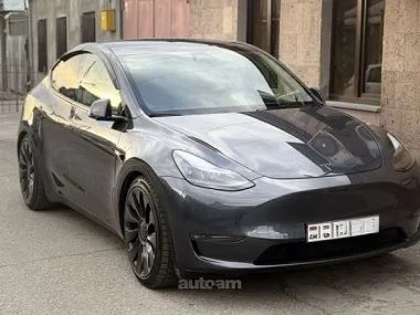 Tesla Model Y 2023 — фото 1, купить с доставкой в Москву