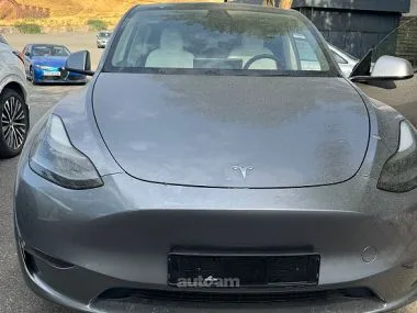 Tesla Model Y Long Range 2023 — фото 1, купить с доставкой в Москву