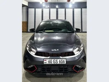 Kia Forte GT-Line 2023 — фото 1, купить с доставкой в Москву