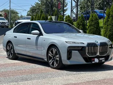 BMW i7 2022 — фото 1, купить с доставкой в Москву