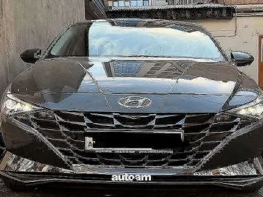Hyundai Elantra 2023 — фото 1, купить с доставкой в Москву