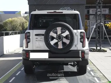 BAIC BJ40 2026 — миниатюра 2