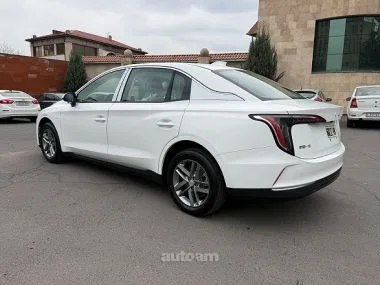 Hongqi E-QM5 2025 — миниатюра 2