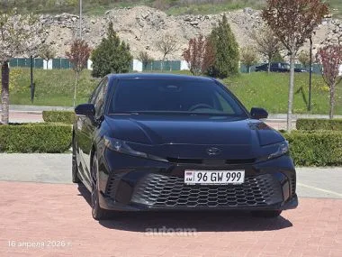 Toyota Camry SE 2025 — фото 1, купить с доставкой в Москву