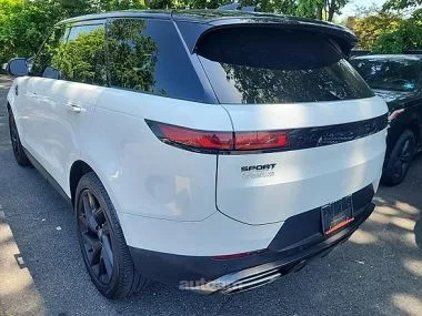 Land Rover Range Rover Sport 2023 — миниатюра 2