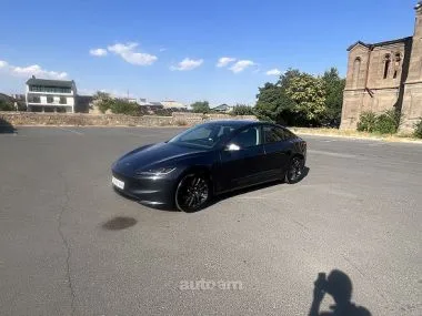 Tesla Model 3 2025 — миниатюра 2