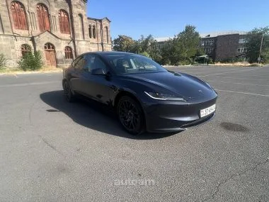Tesla Model 3 2025 — фото 1, купить с доставкой в Москву