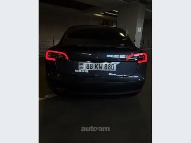 Tesla Model 3 2023 — миниатюра 2