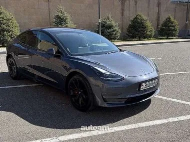 Tesla Model 3 2023 — фото 1, купить с доставкой в Москву