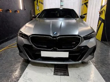 BMW i5 M60 2023 — миниатюра 2