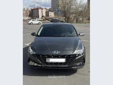 Hyundai Elantra 2023 — фото 1, купить с доставкой в Москву