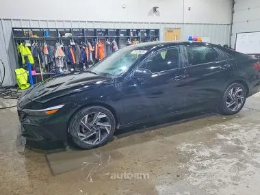 Hyundai Elantra 2024 купить в Москве