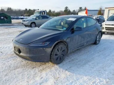 Tesla Model 3 2025 — миниатюра 2