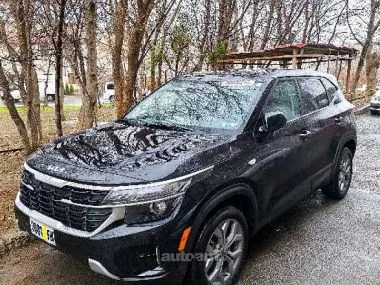 Kia Seltos LX 2023 — фото 1, купить с доставкой в Москву