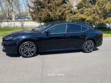 Toyota Camry 2025 — миниатюра 2