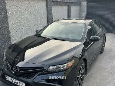 Toyota Camry 2023 — фото 1, купить с доставкой в Москву