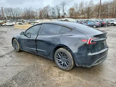 Tesla Model 3 2024 — миниатюра 2