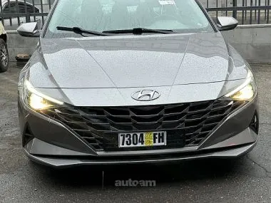 Hyundai Elantra 2023 купить в Москве