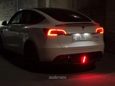 Tesla Model Y Dual motor Long range 2023 — миниатюра 2