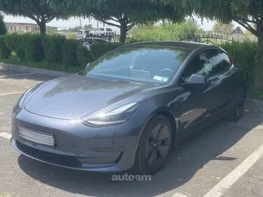 Tesla Model 3 2023 — миниатюра 2