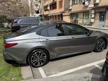 Toyota Camry hybrid 2.5 Xle 2025 — миниатюра 2