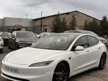 Tesla Model 3 2025 — фото 1, купить с доставкой в Москву