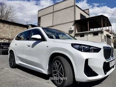 BMW iX1 2025 — миниатюра 2