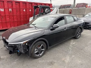 Kia K4 2025 — фото 1, купить с доставкой в Москву