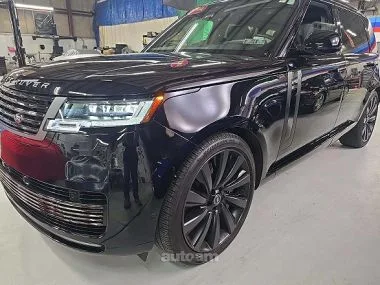 Land Rover Range Rover 2023 — фото 1, купить с доставкой в Москву