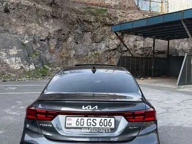 Kia Forte GT-Line 2023 — фото 1, купить с доставкой в Москву