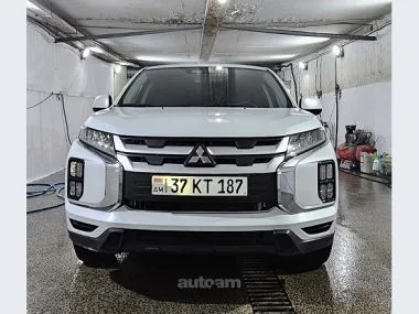Mitsubishi utlander Sport 2023 — фото 1, купить с доставкой в Москву