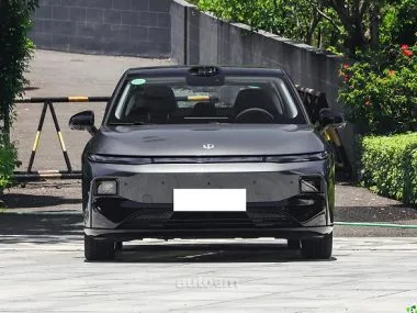 Leapmotor B01 LiDar (650km) 2025 — миниатюра 2