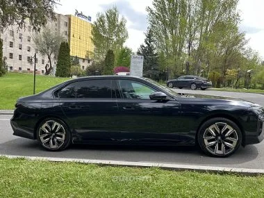 BMW i7 XDRIVE 60 2022 — миниатюра 2