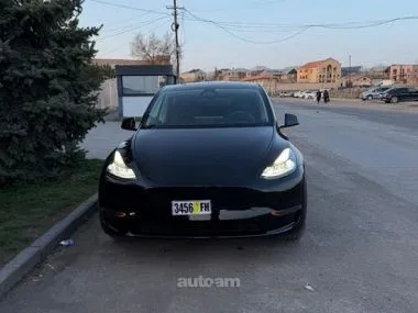 Tesla Model Y 2024 — фото 1, купить с доставкой в Москву