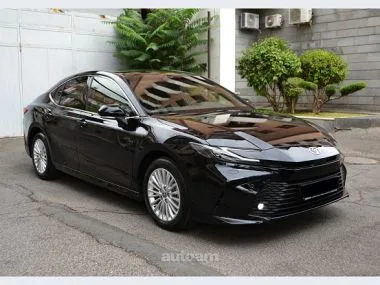 Toyota Camry 2025 — миниатюра 2
