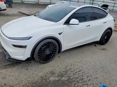 Tesla Model Y 2026 купить в Москве