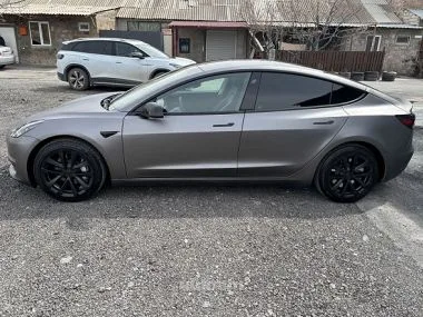 Tesla Model 3 2022 — миниатюра 2