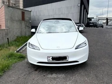 Tesla Model 3 2024 — миниатюра 2
