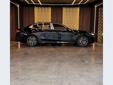 BMW i5 2025 — миниатюра 2