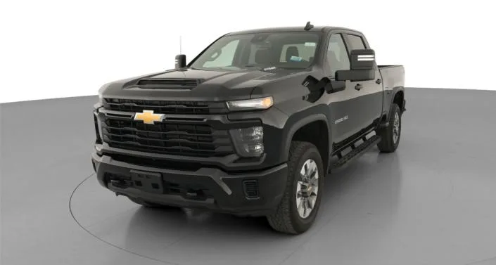 Chevrolet Silverado 2500 HD Crew Cab Custom 2024 — фото 1, купить с доставкой в Москву