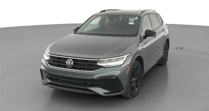 Volkswagen Tiguan SE R-Line Black 2022 — фото 1, купить с доставкой в Москву