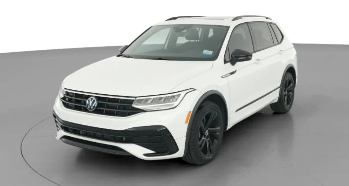 Volkswagen Tiguan SE R-Line Black 2024 — фото 1, купить с доставкой в Москву